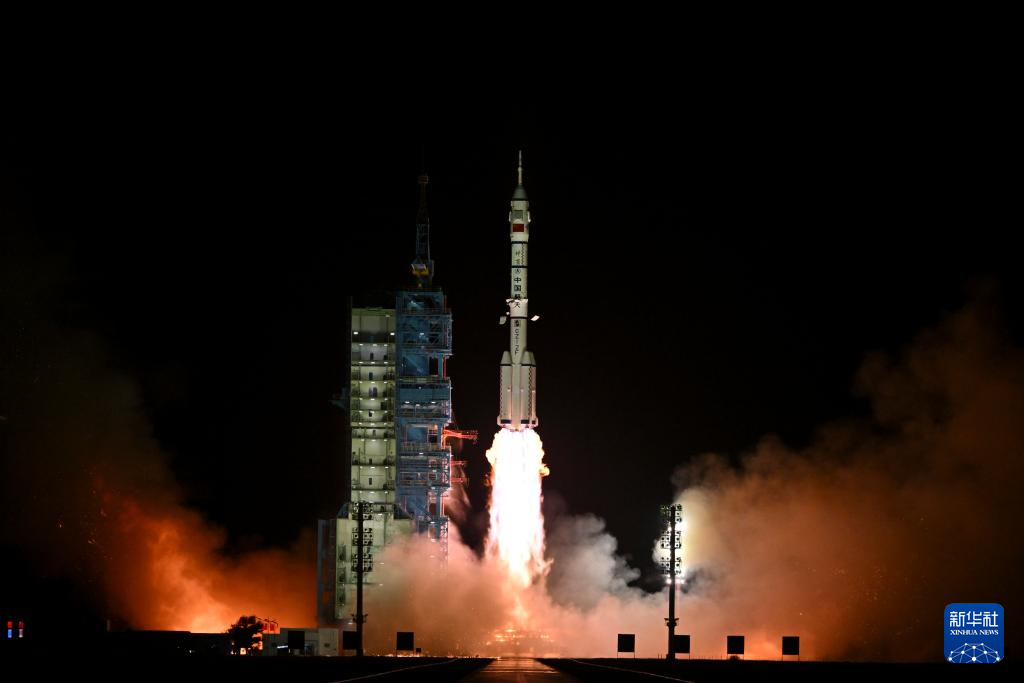 神舟十九號載人飛船發射取得圓滿成功 浩瀚太空首次迎來中國“90后”訪客